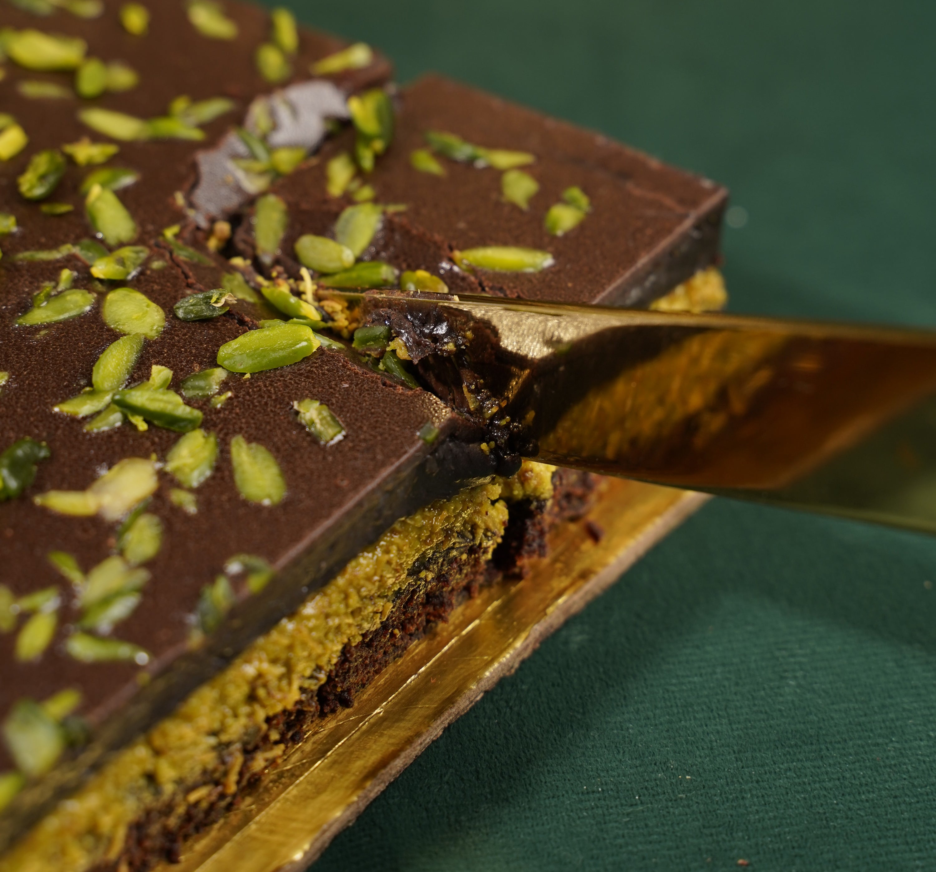 Dubai Chocolate (Eggless) Cake 1kg